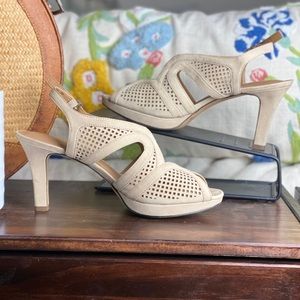 CLARKS Artisan Essex Shay Peep Toe Heels